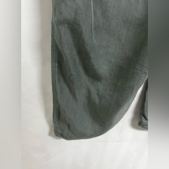 Lululemon Post  Power Crop
Earl Grey / Heathered Earl Grey - Picture 8 of 10